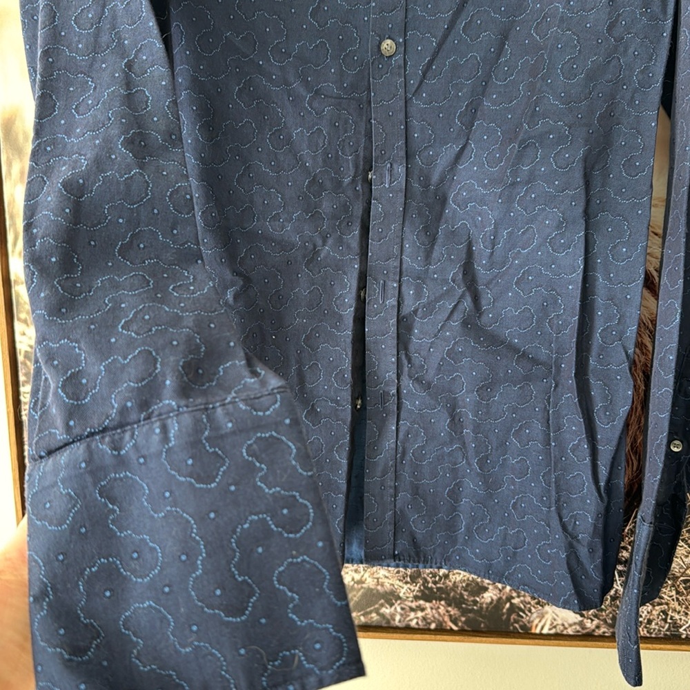 Button up - Picture 2 of 4